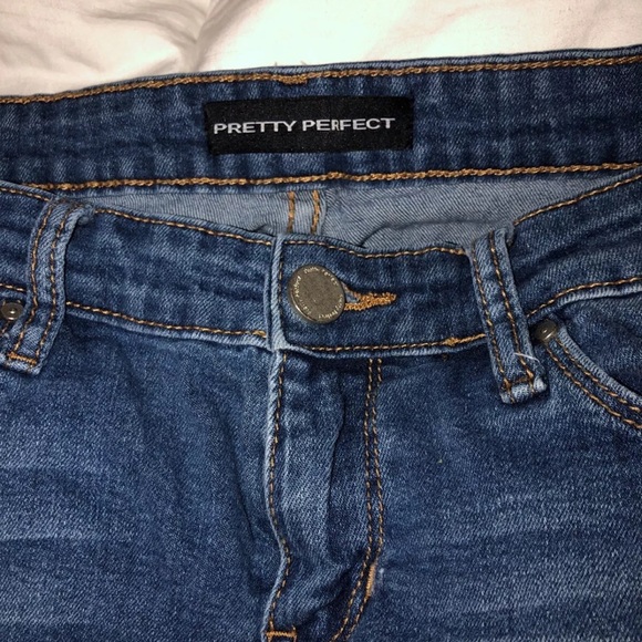 Pretty Perfect Skinny Jeans size 7/28 Distressed Embroidered Flowers - Picture 3 of 5